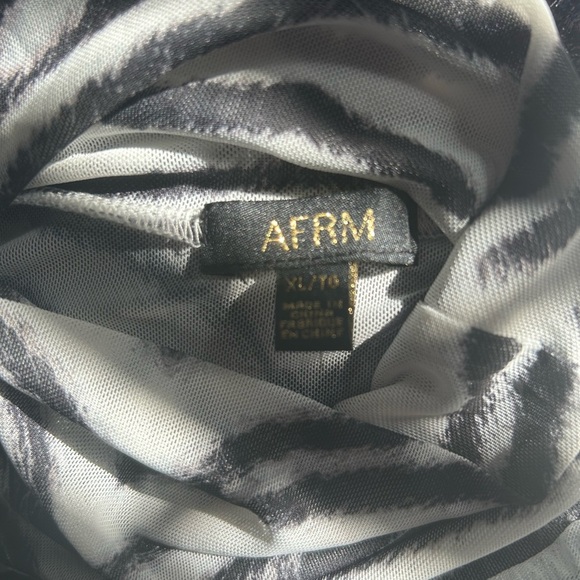 Women’s White Tiger Print Mesh Sweater - Picture 4 of 4